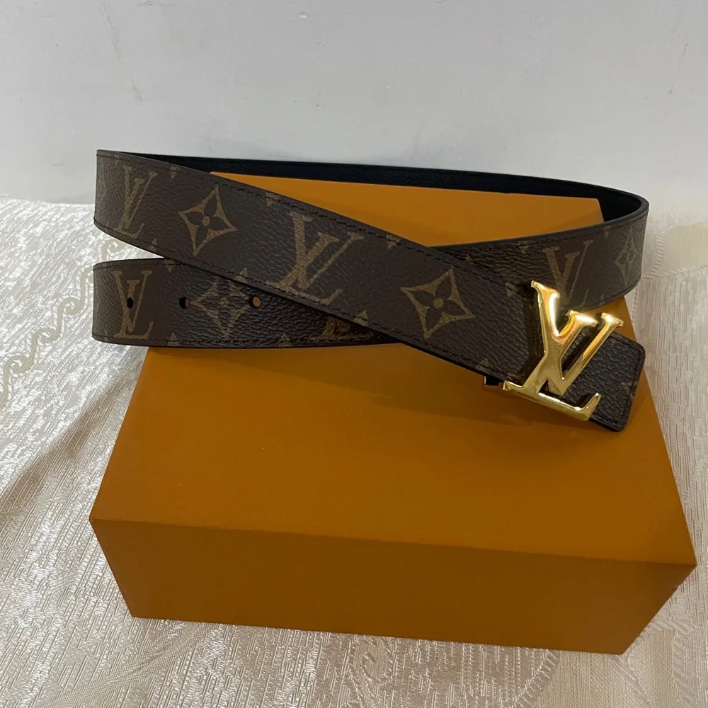 Louis Vuitton Iconic LV Initiales Reversible Belt. Size 85cm/34in.